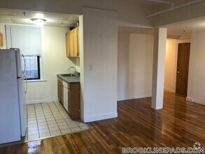 Building Photo - 364 Riverway