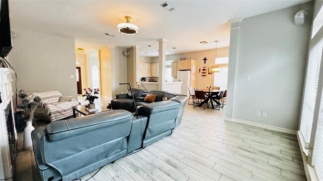 Foto del edificio - 3615 Huggins Way St