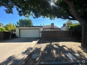 Building Photo - 308 N Riverside Dr