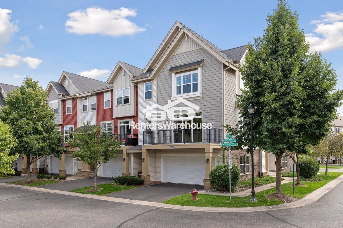 Primary Photo - 11769 Emery Village Dr N