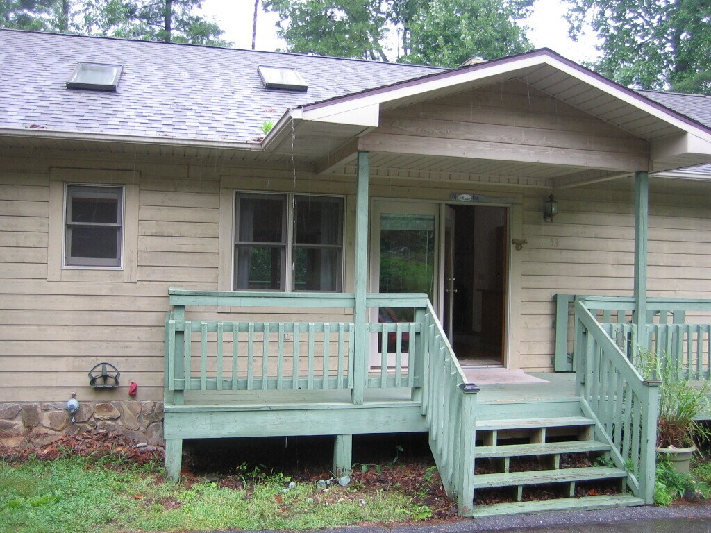 Primary Photo - 53 Astoria Ln