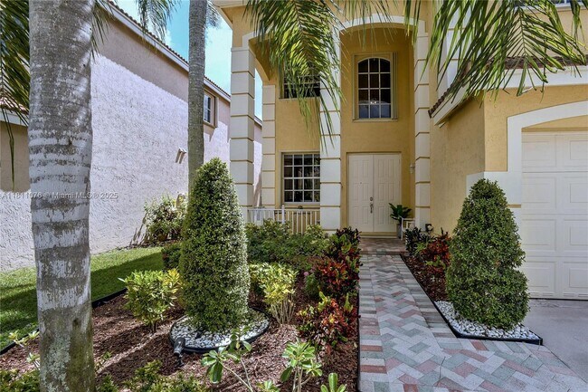 Foto del edificio - 4322 Fox Ridge Dr