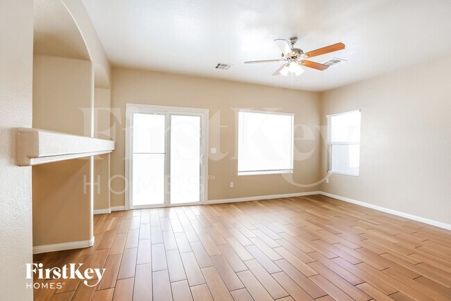 Foto del edificio - 7872 Juniper Forest St