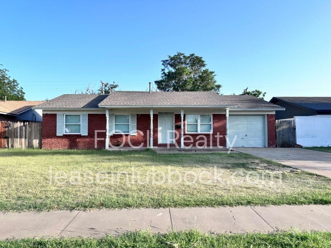 Primary Photo - 3 bed 2 bath