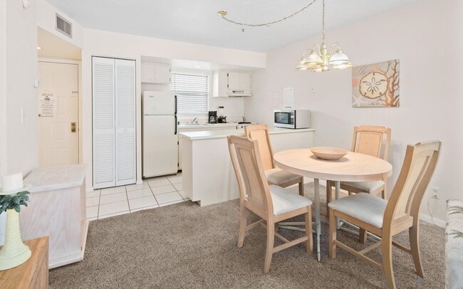 Building Photo - AVAILABLE MAY 1-2025 - Furnished 1 Bedroom...