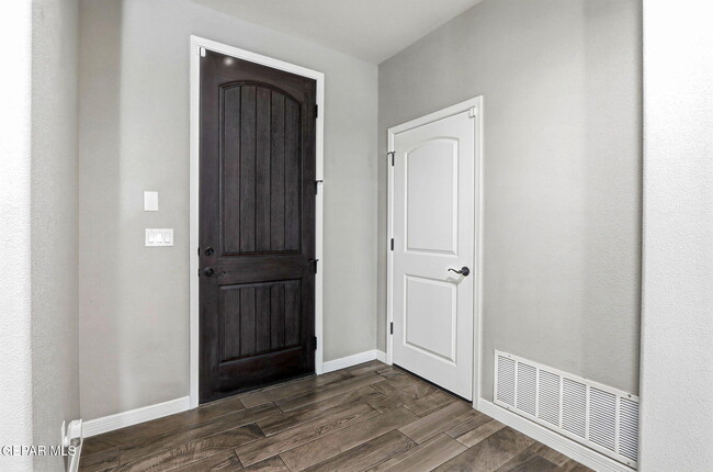 Building Photo - 13741 Newton Ct