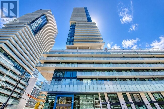 Building Photo - 161 Roehampton Ave