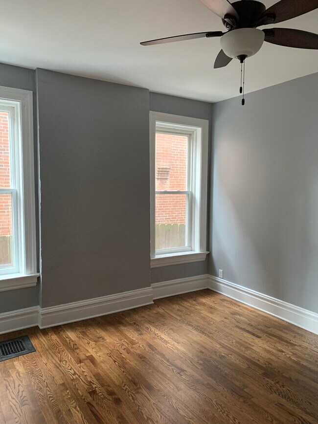 Habitación - 4040 Russell Blvd