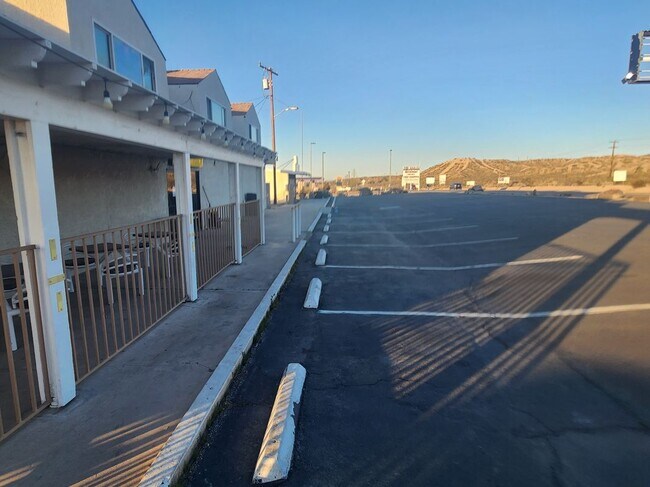 Foto del edificio - 26468 National Trails Hwy