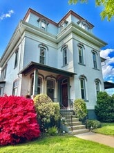 Building Photo - 449 Chestnut St