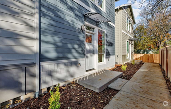 Building Photo - 8515 SE Yamhill St