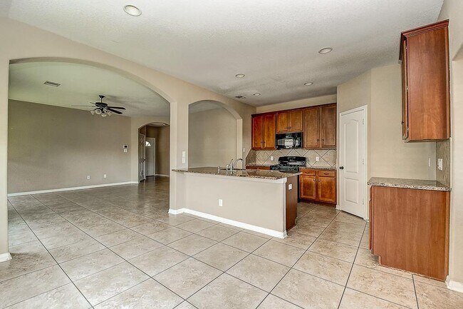 Foto del edificio - 27014 Henson Falls Dr