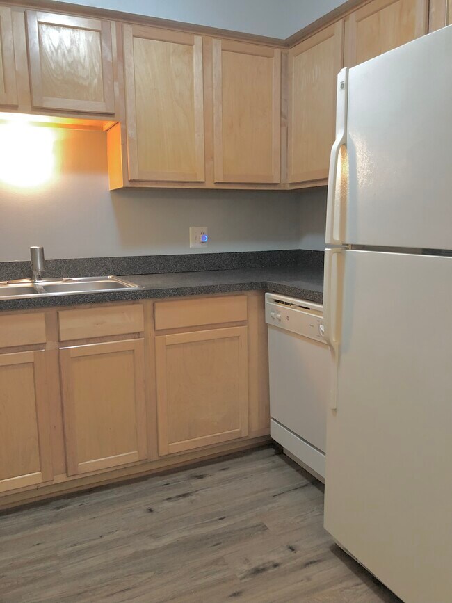 1902 Axtell Dr Unit 2, Troy, MI 48084 Condo for Rent in Troy, MI