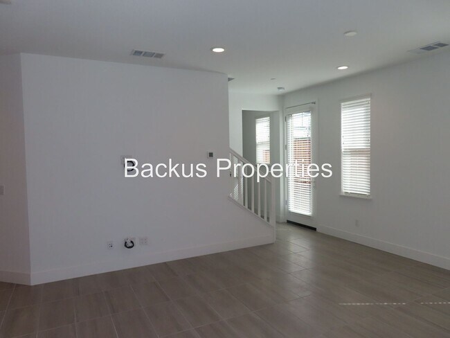 Foto del edificio - Newer home in Dunes Community