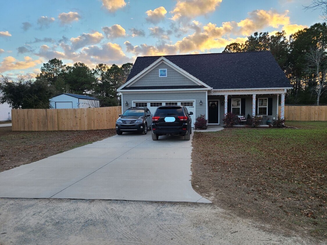 Foto principal - 3 Bed, 2.5 Bath home in Hampstead