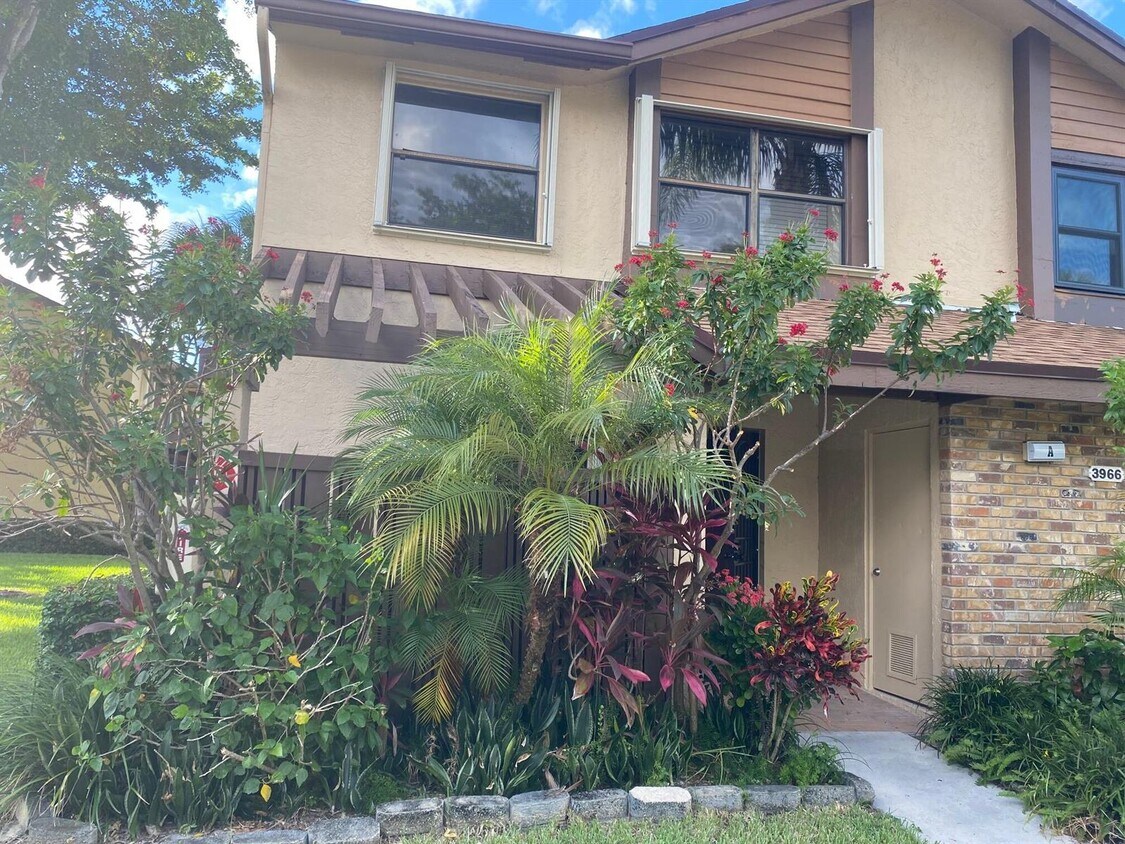 Primary Photo - 3966 Cocoplum Cir