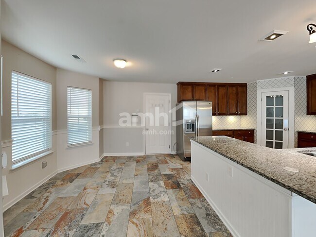 Foto del edificio - 1685 Newland Rd