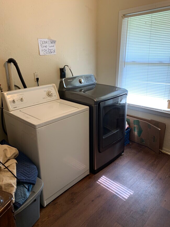 Foto del edificio - 6508 Blue Ridge Blvd