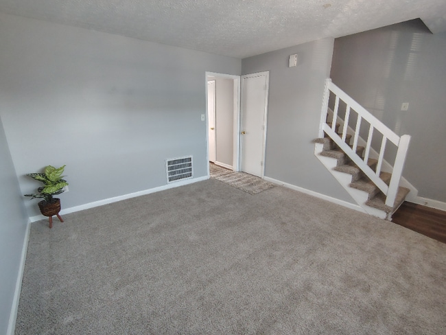 Building Photo - 27 Duiguid Dr