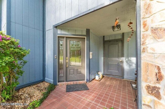 Foto del edificio - 2411 Halperns Way