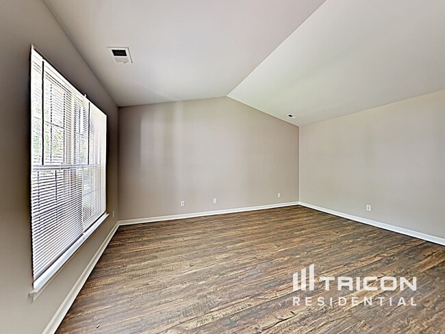 Building Photo - 5411 Peachwood Dr