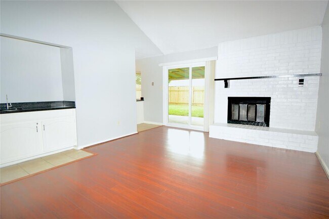 Foto del edificio - 2331 Stillmeadow Dr