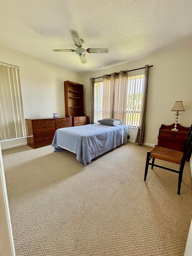 Foto del edificio - 6110 Ambertree Ln