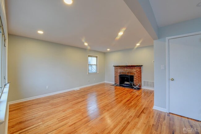 Building Photo - 157 Cooper Ave