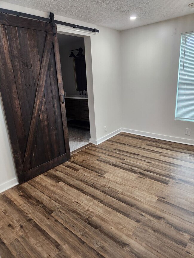 Foto del edificio - Beautifully Renovated Home Walkable to Downtown Dickson