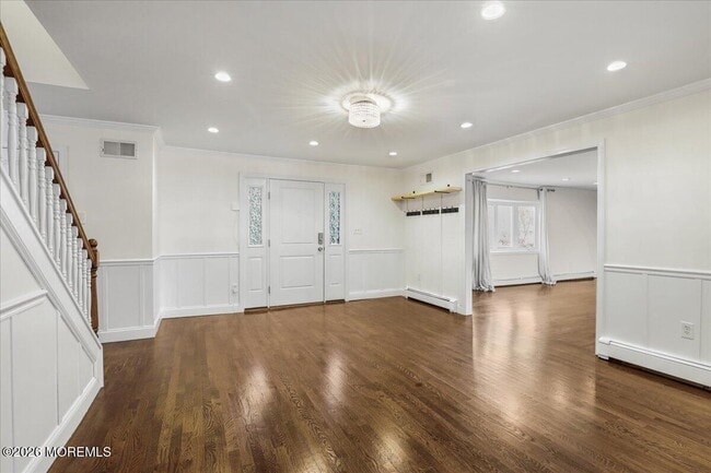 Building Photo - 247 Sprucewood Dr