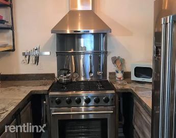 Foto del edificio - 1 br, 1 bath House - 8775 104th Ave