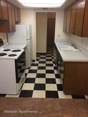 Primary Photo - 2233 N Summit Ave