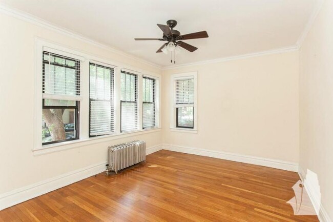 Building Photo - 1 bedroom in Chicago IL 60625