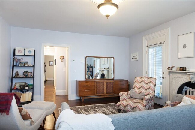 Foto del edificio - 137 Doyle Ave