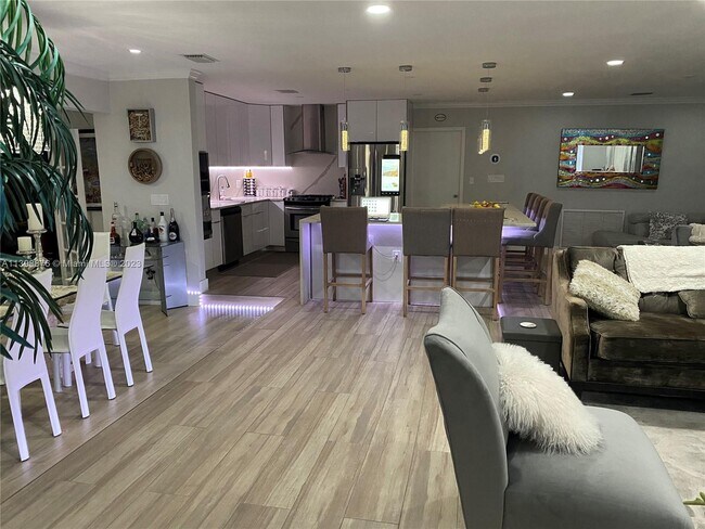 Foto del edificio - 428 N Crescent Dr