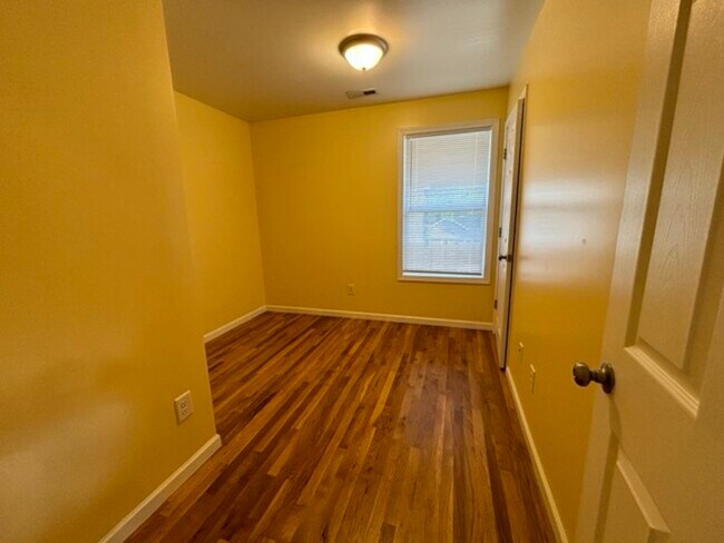 Foto del edificio - 6 Townview Dr