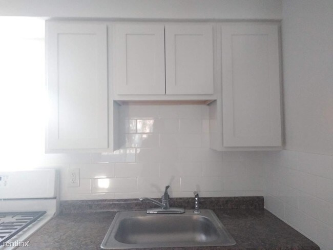 Foto del edificio - 18424 Lakeshore Blvd