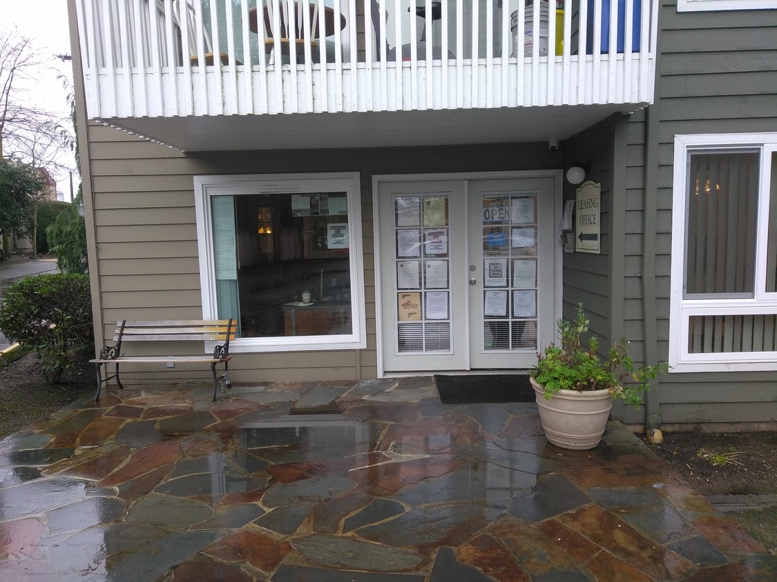 30602 Pacific Hwy S, Federal Way, WA 98003 Apartments in Federal Way