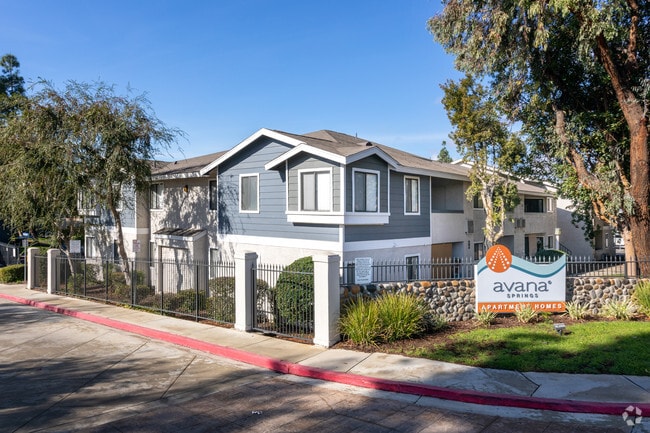 Building Photo - Avana Springs