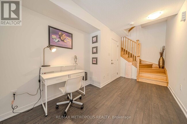 Photo du bâtiment - 1865 Pickering Pkwy