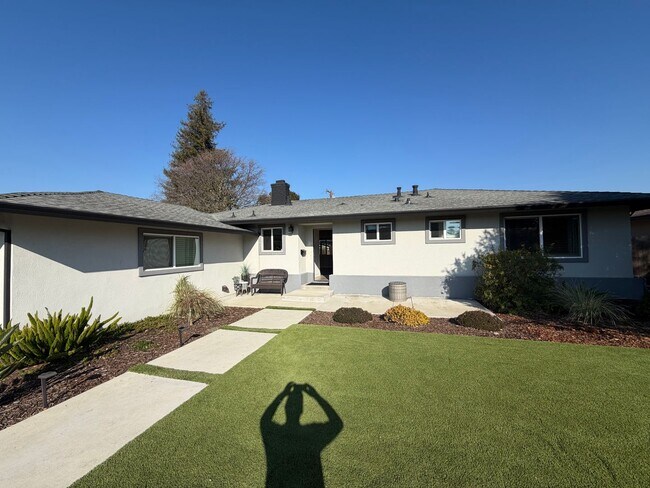 Building Photo - 3 Bedroom | 2 Bathroom | Single-Family Home in Arden-Arcade