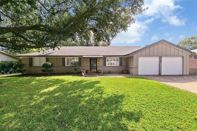 Foto del edificio - 6728 Victoria Ave