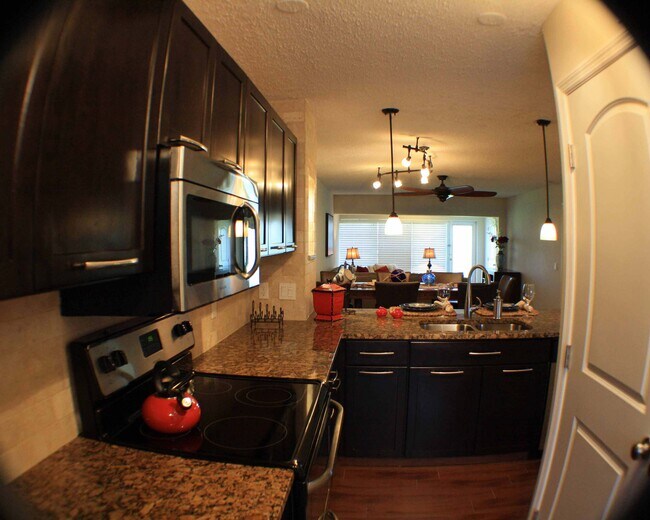 kitchen - 1100 Boxwood Dr