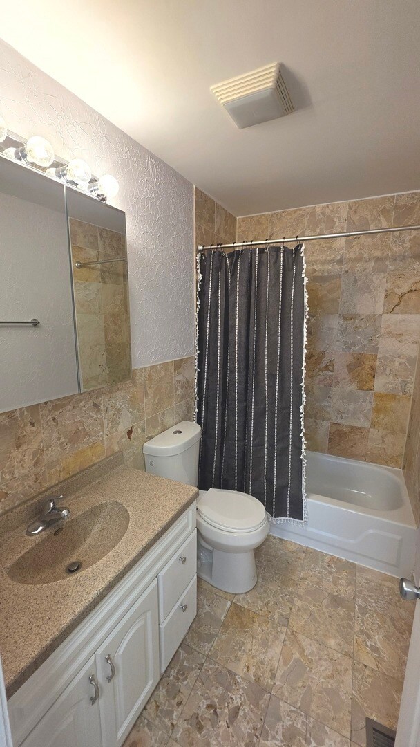 Foto del edificio - 1317 Kingsbury Dr