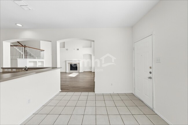 Building Photo - 2112 Lake Fork Ln