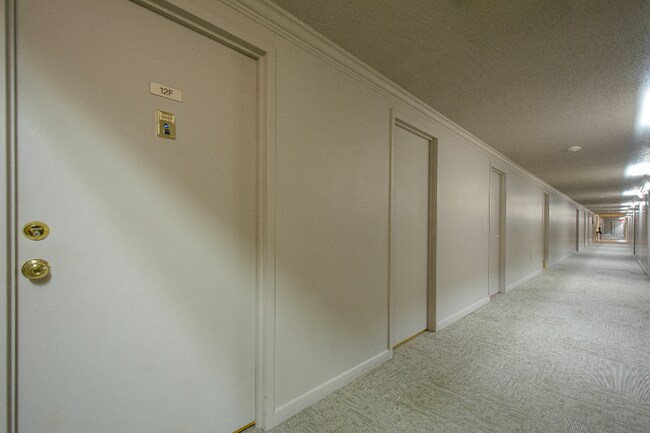 Foto del edificio - 700 E 9th St