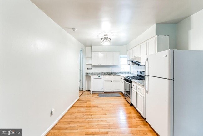 Building Photo - 1210 S 11th St