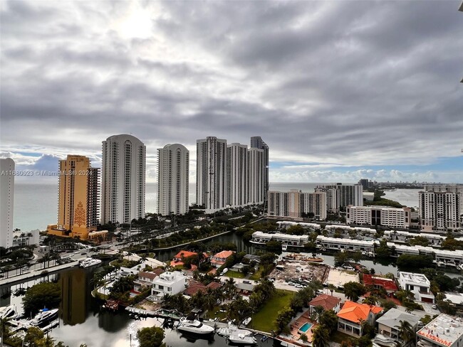 Foto del edificio - 16500 Collins Ave