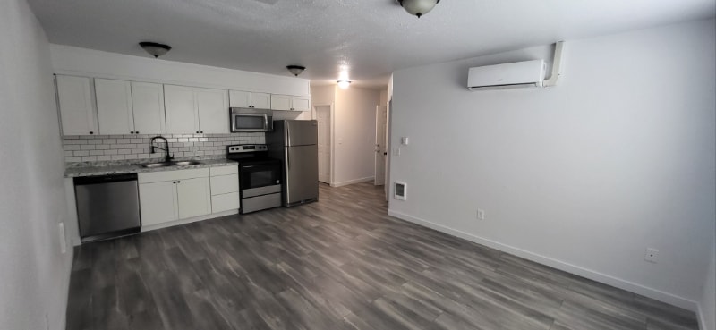 Primary Photo - 318 N Tower Ave