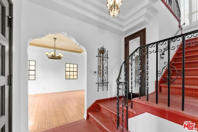 Foto del edificio - 1328 Sierra Alta Way